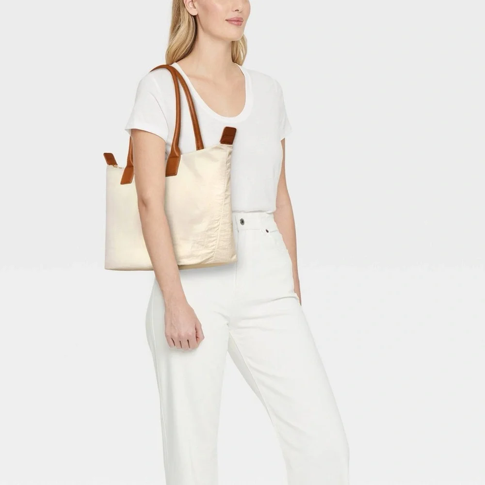 Universal Thread Foundational Tote Handbag-Beige - Picture 4 of 4